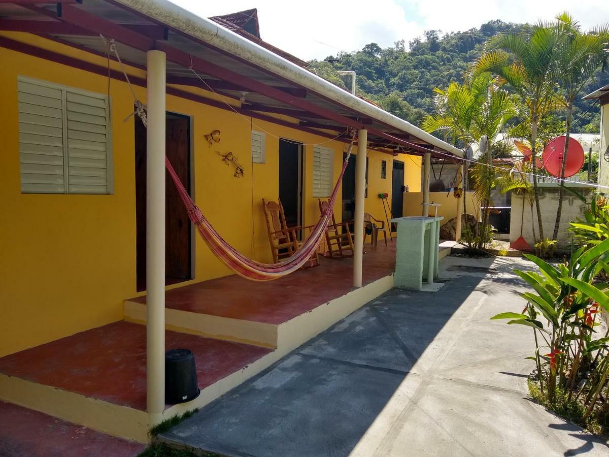 Conrado'S Guesthouse B&B Las Avispas 客房 照片